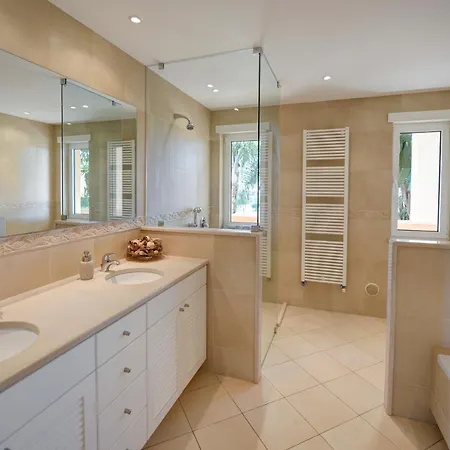 Ria Alvor Luxurious Golfview Villa *