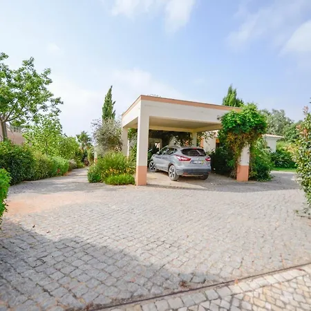 Ria Alvor Luxurious Golfview ラゴス